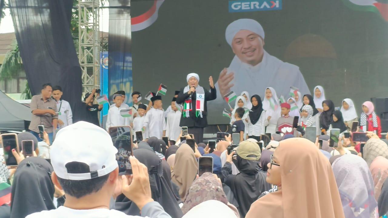 Dihadiri Opick Tombo Ati, Tasik Santun Gelar Aksi Peduli Bencana Sumatera–Aceh dan Palestina, Ribuan Warga Padati Taman Kota